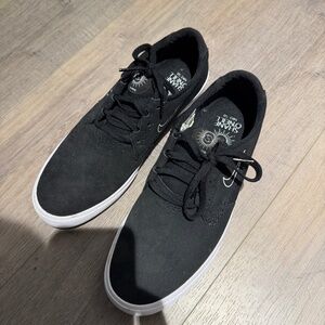 Nike SB Shane – Size 9.5M / 11W – Black/White